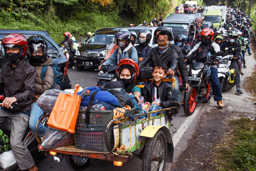 ชาวอินโดนีเซียหลั่งไหลกลับบ้านฉลอง'อิฏิลฟิตรี'