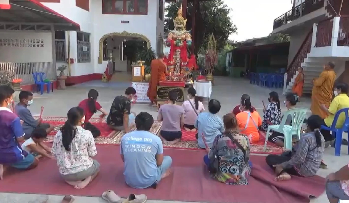 เลขมงคล คอหวยไม่พลาดแห่ดู ถวายประทัดหมื่นนัด ท้าวเวสสุวรรณ