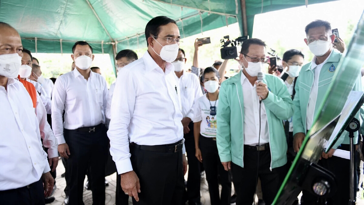 ไม่รอผู้ว่าฯกทม.! "ประยุทธ์" ลุยเอง ตรวจแผนแก้น้ำท่วมย่านบางเขน