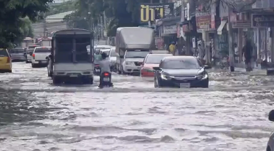 ชาวเมืองนนท์ผวา ฝนกระหน่ำรอบสอง เย็นนี้