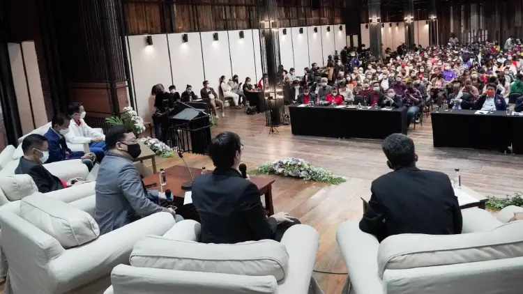 "ประยุทธ์" รอดยาก "ประเสริฐ" ชี้ 4 ระเบิดเวลา 2 รอยรั่ว รอล่มเรือแป๊ะ