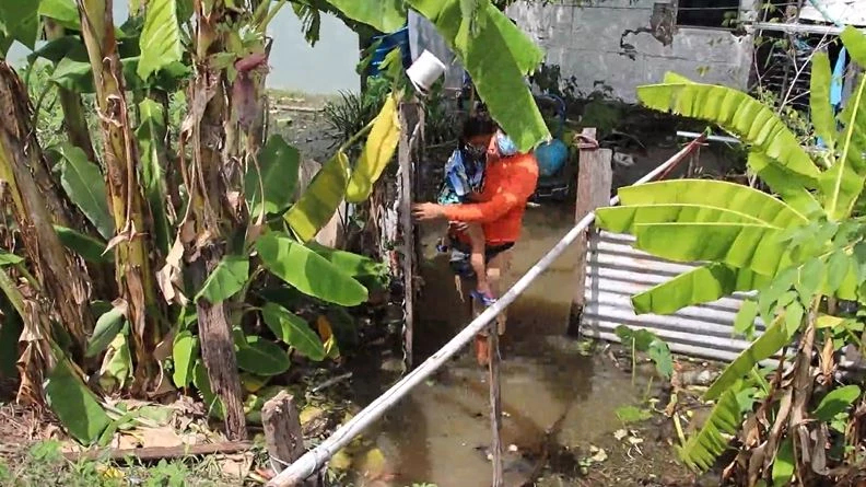 พิษณุโลก เร่งติดตั้งเครื่องสูบน้ำช่วยชุมชนสิงหวัฒน์ น้ำท่วมขังเดือดร้อน 200 ครัวเรือน