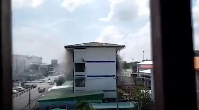 ไฟไหม้โรงเรียน ครู-นักเรียนแตกตื่นหนีตายระทึก