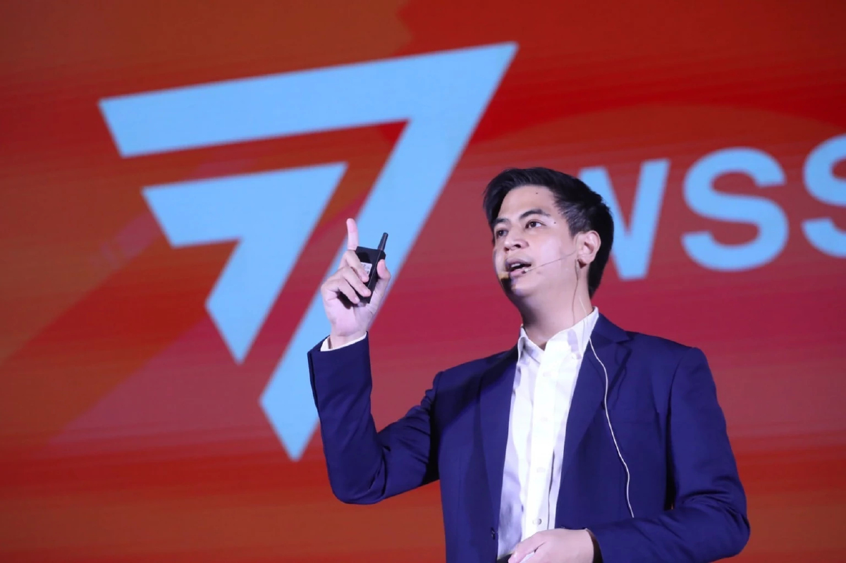 “ไอติม” สรุปทุกปัญหาไทยผ่านหนังสือ 3 เล่ม โชว์วิสัยทัศน์เปลี่ยนแปลงประเทศ