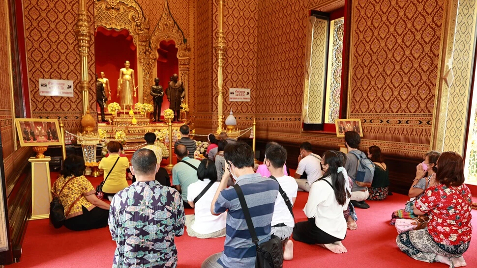 ในหลวง โปรดเกล้าฯ ให้เปิดปราสาทพระเทพบิดร ให้ปชช.ถวายบังคมสมเด็จพระบูรพมหากษัตริยาธิราช วันฉัตรมงคล 2565