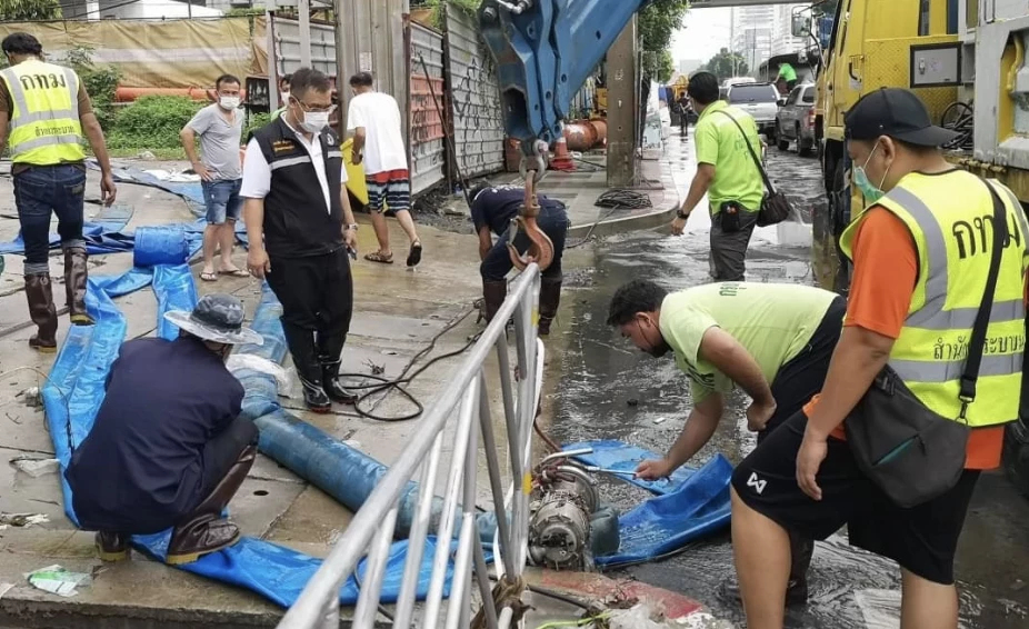 ปลัด กทม. สั่งการ 50 เขต สำรวจพื้นที่ "น้ำท่วม"