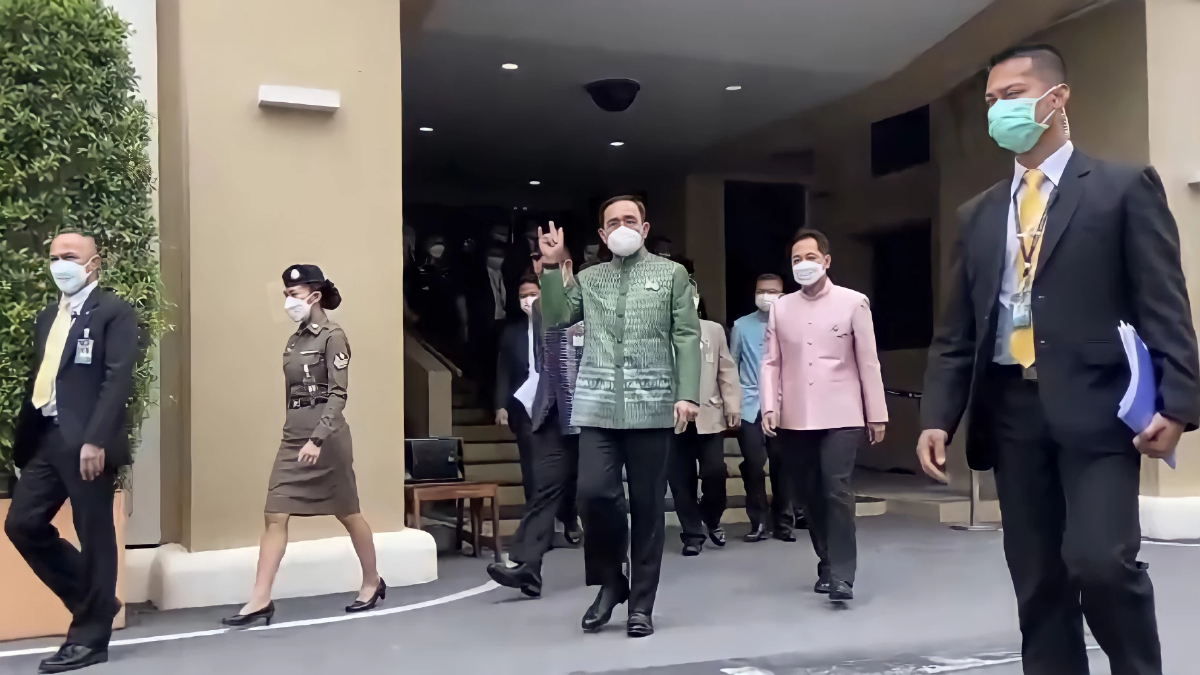 "นายกฯ" เผย คุย "ประวิตร" ทุกวัน เมิน ขบวนการล้ม จ่าย ส.ส.หัวละ 30 ล้าน