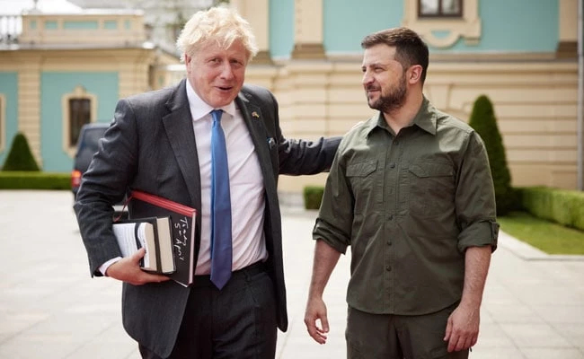 “นายกฯอังกฤษ” ทำเซอร์ไพรส์ เยือนยูเครนรอบสอง เสนอฝึกทหาร