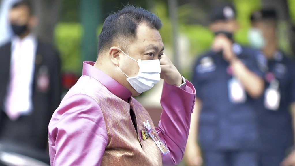 "สุชาติ" ซัด "ฝ่ายค้าน" ยื่นญัตติซักฟอกเถื่อน ยิ่งกว่าเสียบบัตรแทนกัน