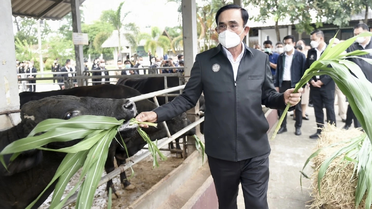 "นายกฯ" บุกถิ่น "พท." สกลนคร ขอให้เข้มแข็ง สู้ต่อไป ทุกอย่างอยู่ที่ใจ