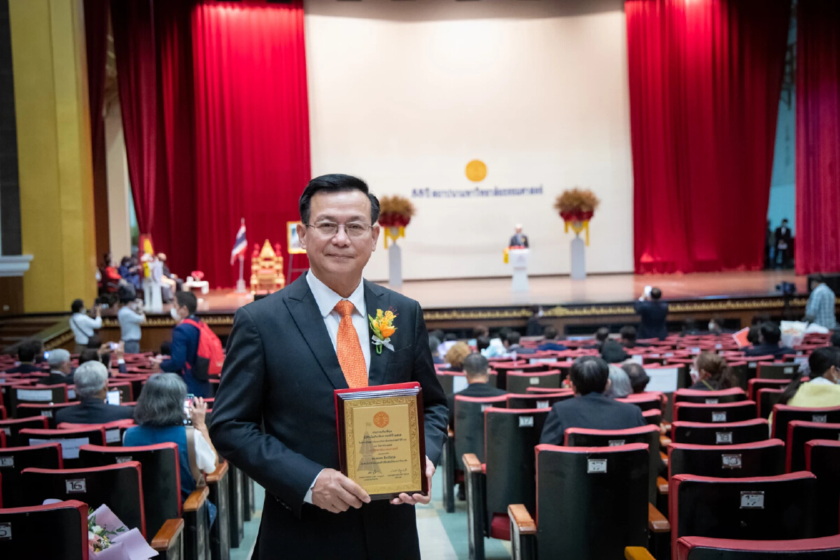 กรรมการผู้จัดการใหญ่ ทิพยประกันภัย ได้รับเลือกเป็น “ศิษย์เก่าดีเด่น” ม.ธรรมศาสตร์