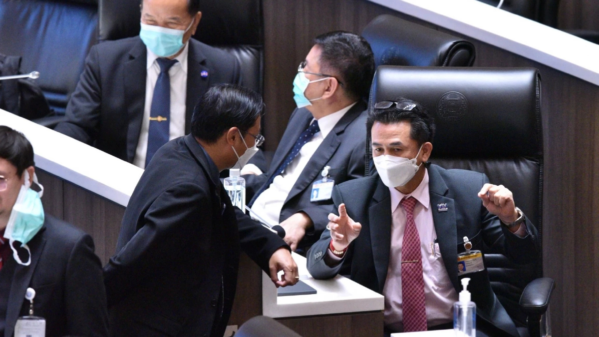 "ชลน่าน" จ่อเคลียร์ "สุชาติ" ปมญัตติซักฟอกเถื่อน