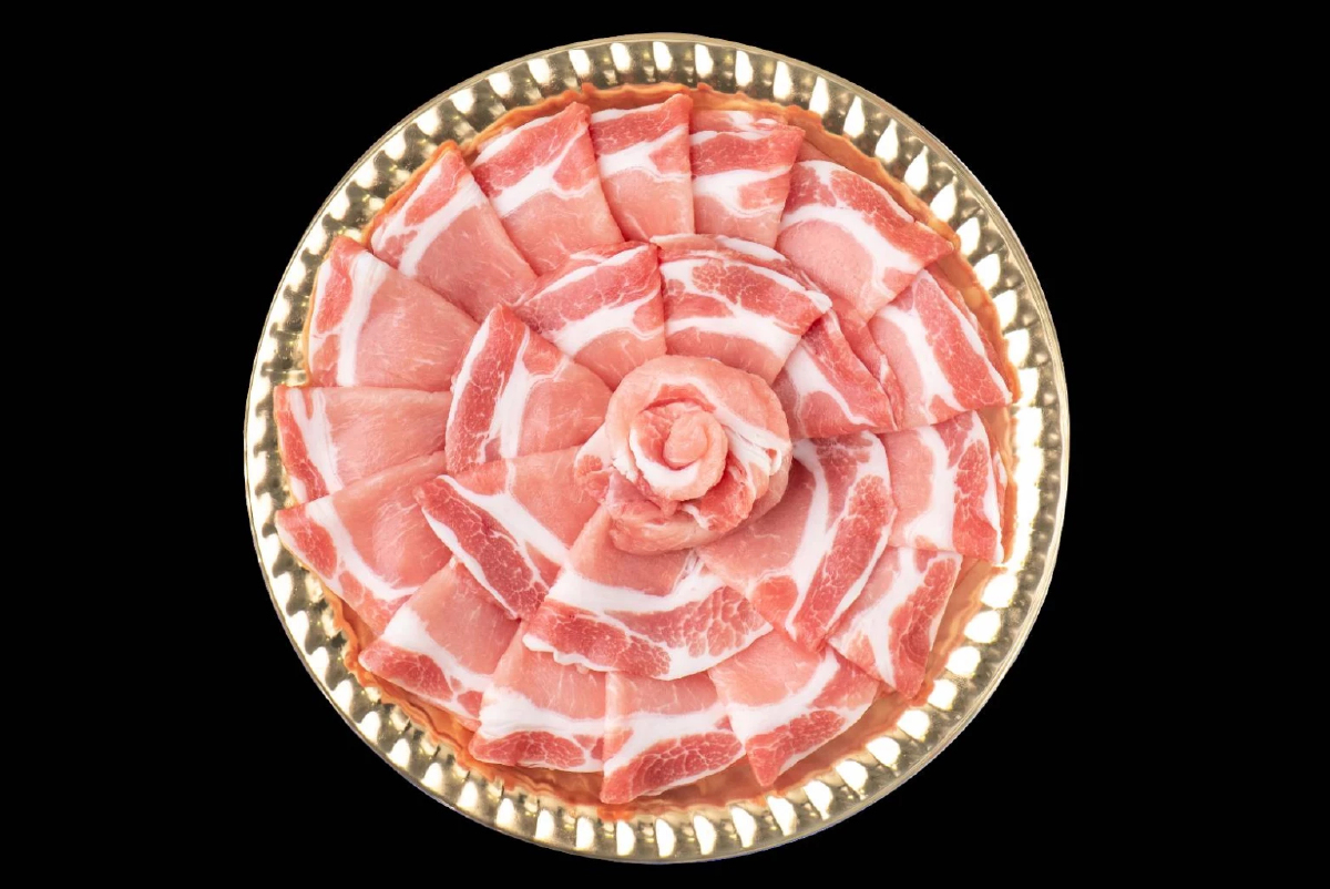 เกษตรกร จี้รัฐเร่งกวาดล้าง “หมูลักลอบนำเข้า” ซุกห้องเย็น