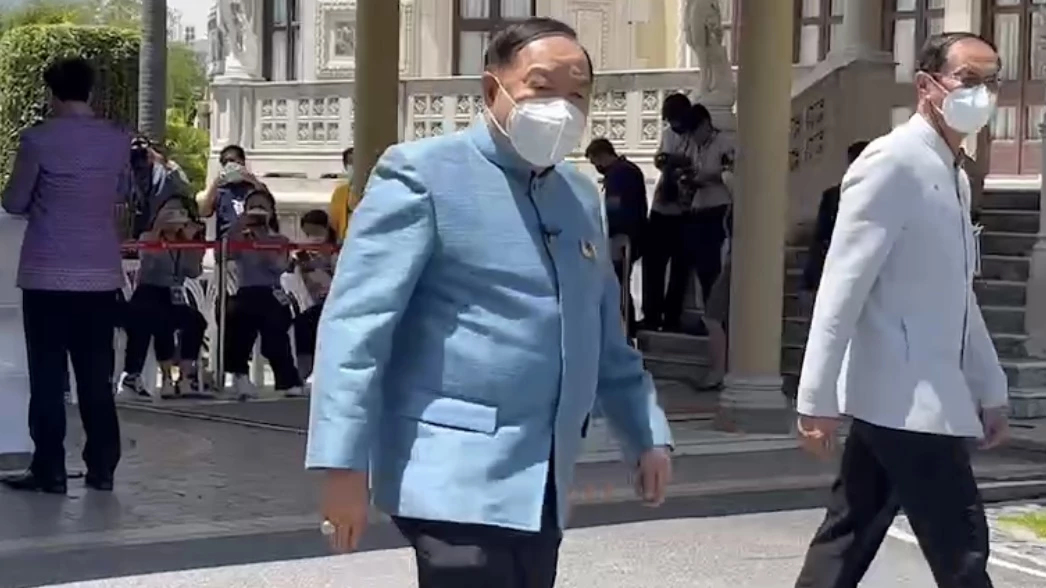 "ประวิตร" โยนถาม "ธรรมนัส" ศท. โหวตไว้วางใจรัฐบาลหรือไม่