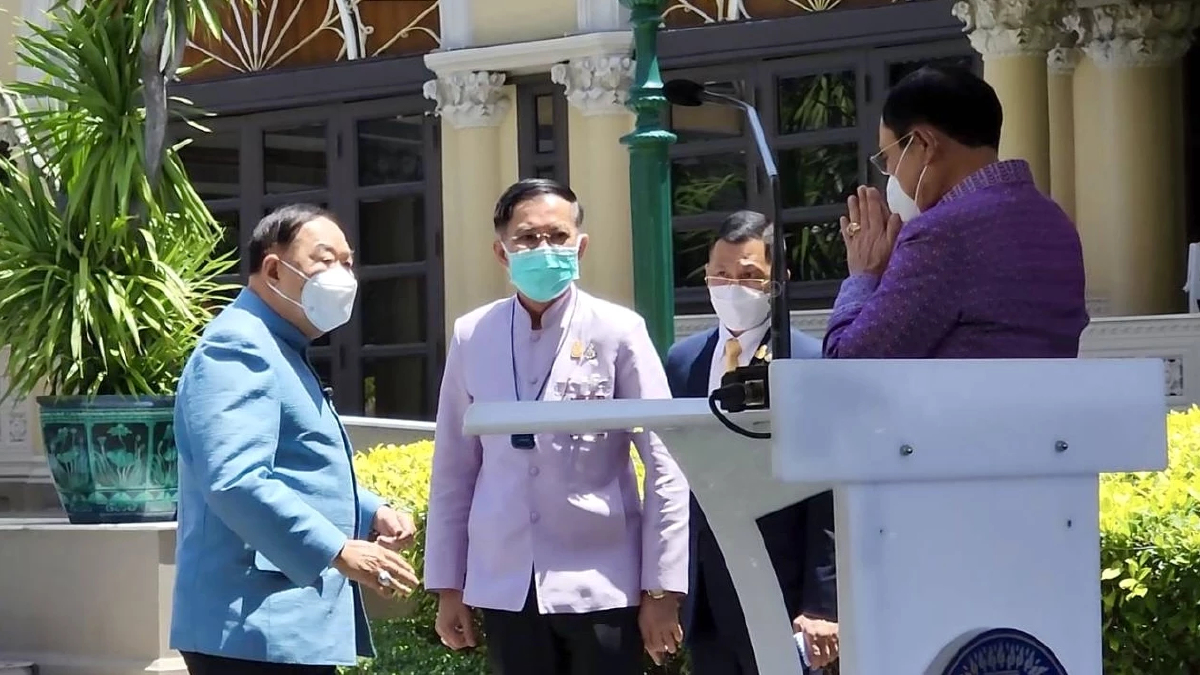 "ประยุทธ์" ไล่ถาม "พรรคร่วม" เช็คเสียงโหวต "ประวิตร" อยากให้คะแนนเท่ากัน