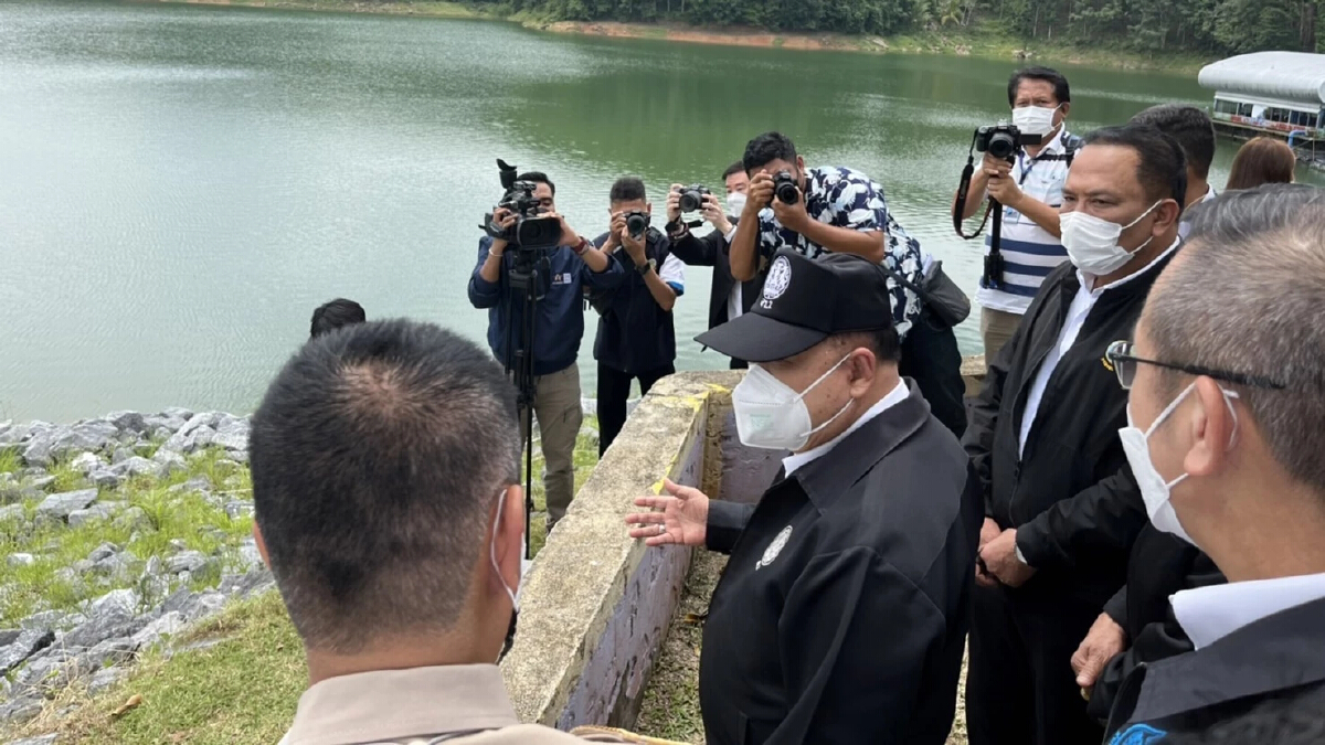 "ประวิตร" ลงใต้ ติดตามแก้ปัญหา น้ำท่วม-น้ำแล้ง ย้ำต้องจัดการเป็นระบบ