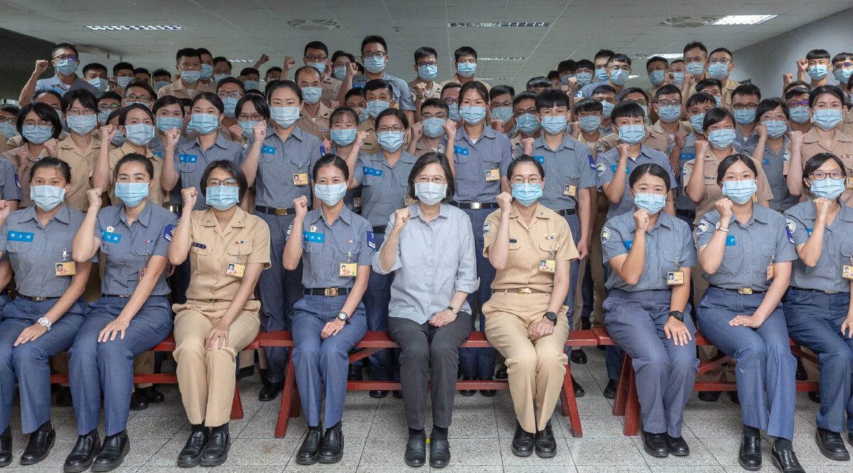 ประธานาธิบดีไต้หวันขอบคุณทหารเรือต้านแรงกดดันจีน