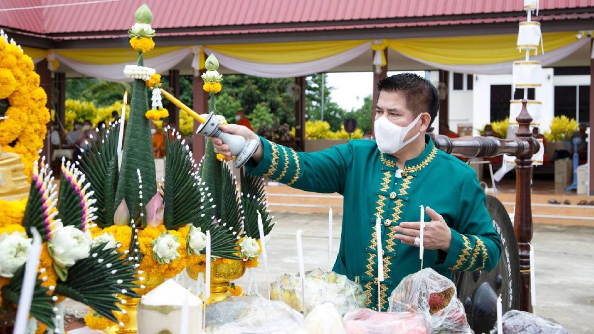 "ธรรมนัส" เดินสายทำบุญ เปิดงาน รวมพลังสตรีเมืองพะเยา