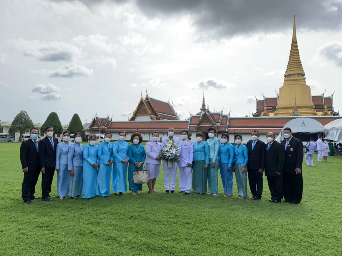 ปชช. พร้อมใจร่วมลงนามถวายพระพร สมเด็จพระบรมราชชนนีพันปีหลวง เนื่องในวันเฉลิมพระชนมพรรษา