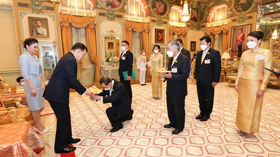 ในหลวง พระราชทานพระบรมราชวโรกาสให้คณะบุคคลจากเครือเจริญโภคภัณฑ์ เฝ้าฯ