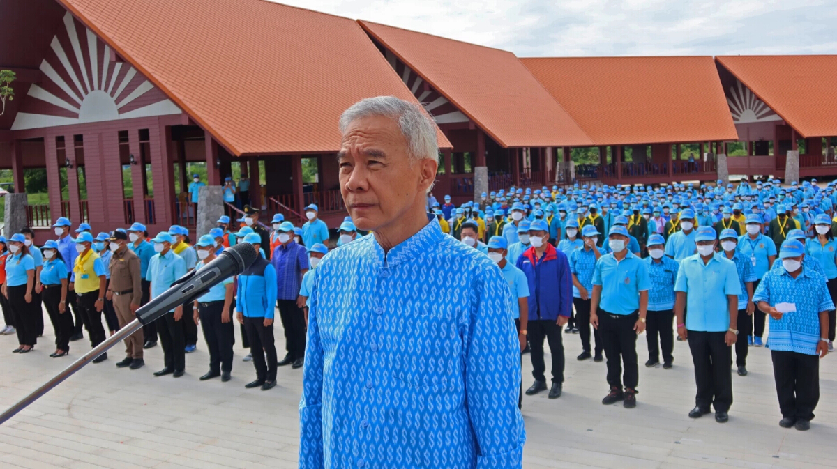 “สุวัจน์” นำคนโคราช ปลูกต้นไม้เฉลิมพระชนมพรรษา วันแม่แห่งชาติ