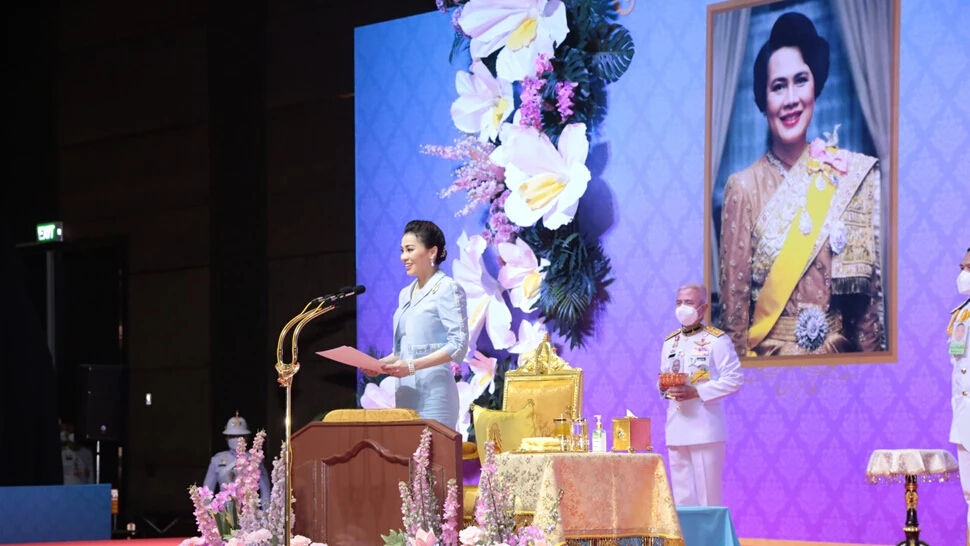 พระราชินี มีพระราชดำรัส "เราทุกคนต่างก็มีศักยภาพที่จะเป็นพลังสร้างสรรค์สังคมไทยและพัฒนาชาติบ้านเมือง" วันสตรีไทย ประจำปี 2565