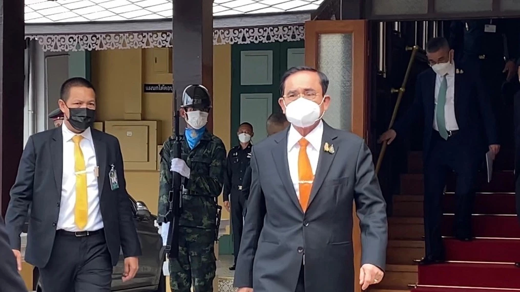 "บิ๊กตู่" ยังซุ่มเงียบ ประชุมสภากลาโหมผ่านวีทีซี จากค่ายทหาร