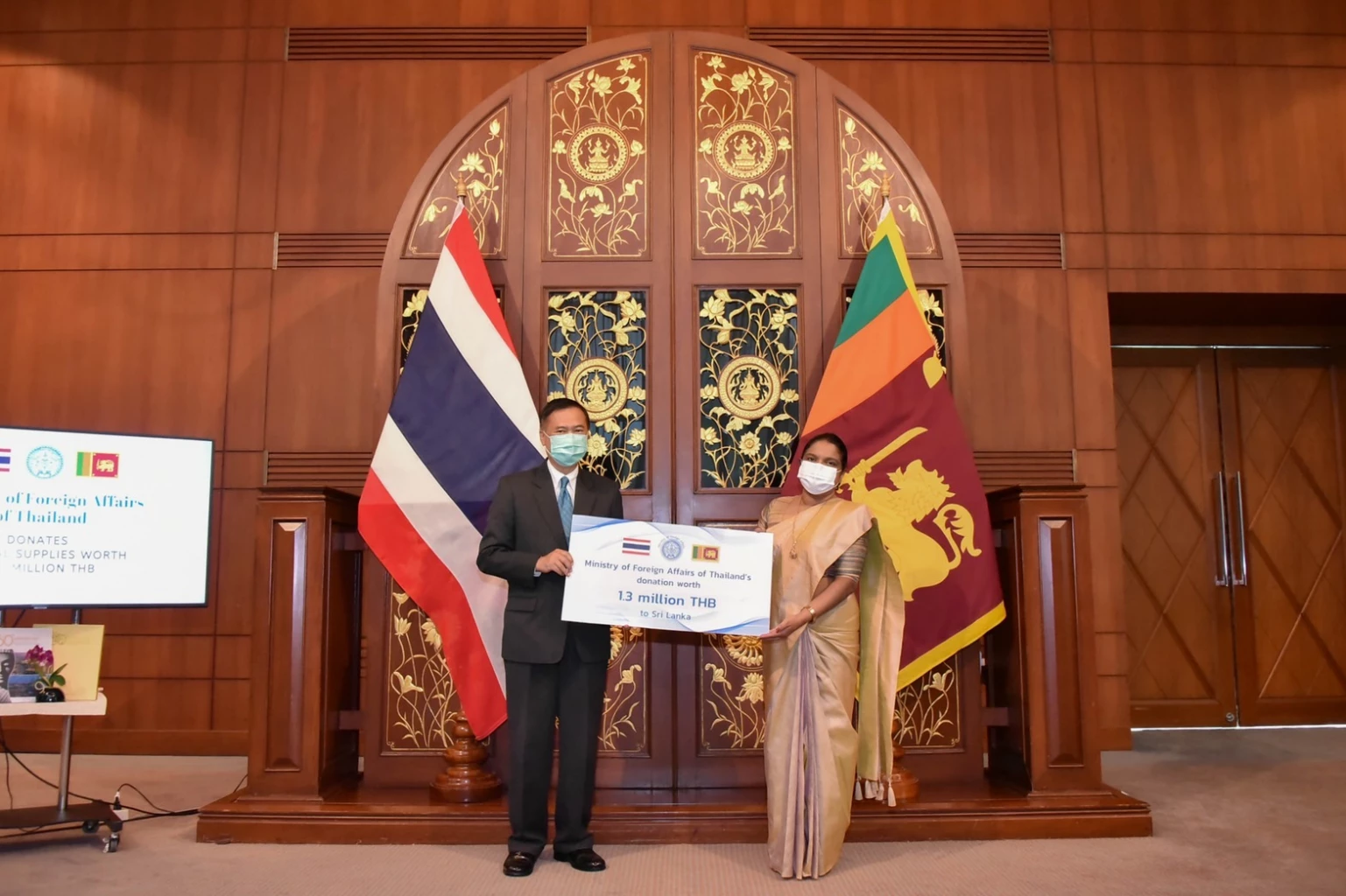 กต. และหน่วยงานรัฐ-เอกชน ร่วมบริจาคช่วยเหลือศรีลังกากว่า 5 ล้านบาท