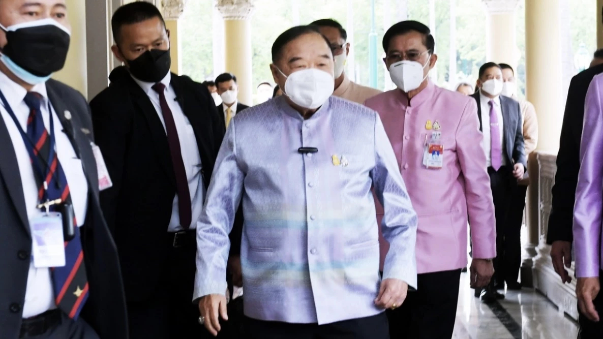 "ประวิตร" เอาใจประชาชน สั่งกลางวง ครม. เร่ง ตอบสนองข้อเรียกร้อง หลังลงพื้นที่
