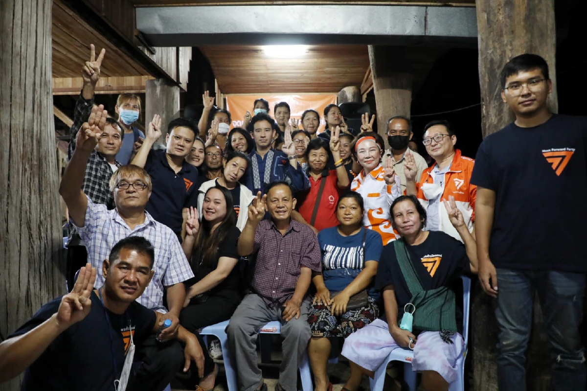 “ก้าวไกล” เปิดตัว “ทนายเคน” ชิง ส.ส.แพร่ “พิธา” ดันเป็นเมืองหลวงสุราก้าวหน้า