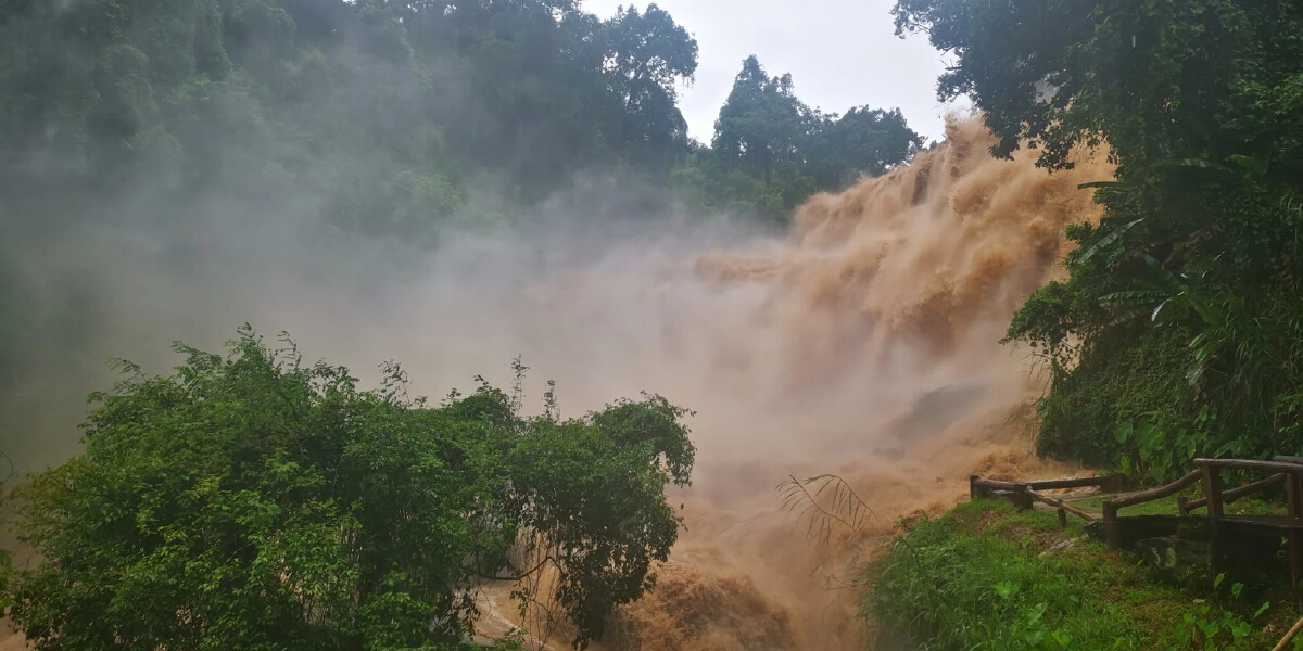 ดอยอินทนนท์ "ฝนตกหนัก" สั่งปิดพื้นที่น้ำตกชั่วคราว