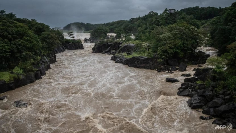 เปิดภาพความเสียหายเบี้องต้น หลังไต้ฝุ่นนันมาดอลถล่มญี่ปุ่น