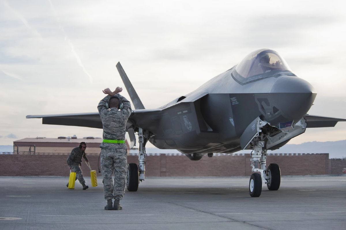 กลาโหมสหรัฐระงับส่ง F-35 หลังเจอชิ้นส่วนผลิตจากจีน