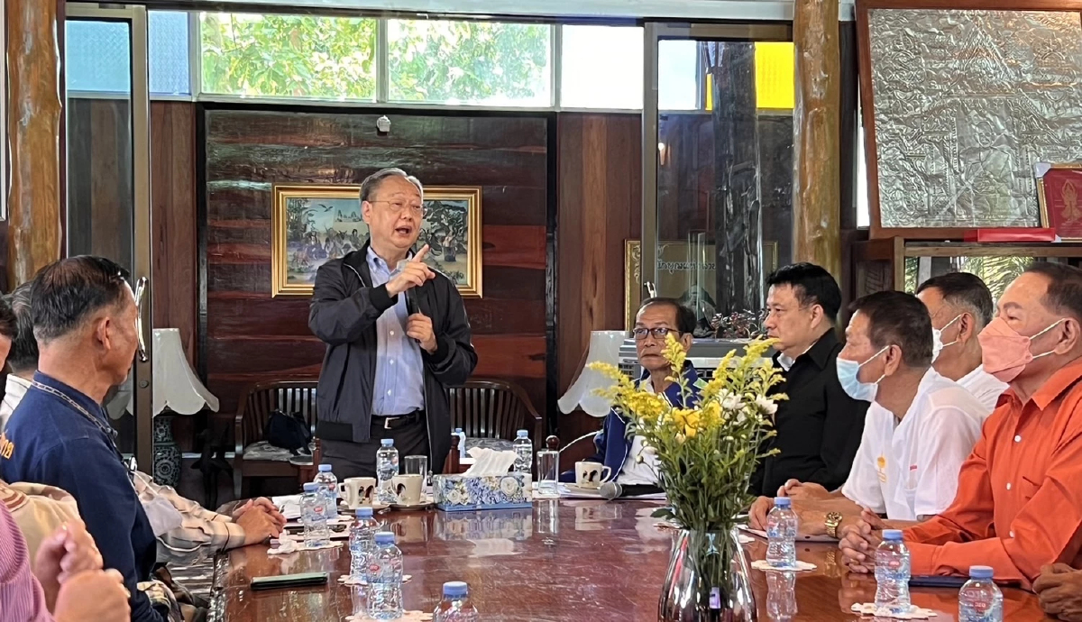“สนธิรัตน์”แอ่วลำพูน หาทางแก้ปัญหาราคาลำไย