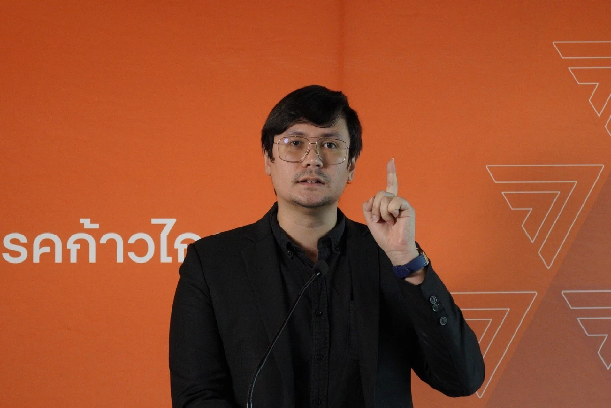 “โฆษกก้าวไกล” มอบการบ้าน 7 ข้อถึง “ประยุทธ์-ผบ.ตร.” สางวงการตำรวจ