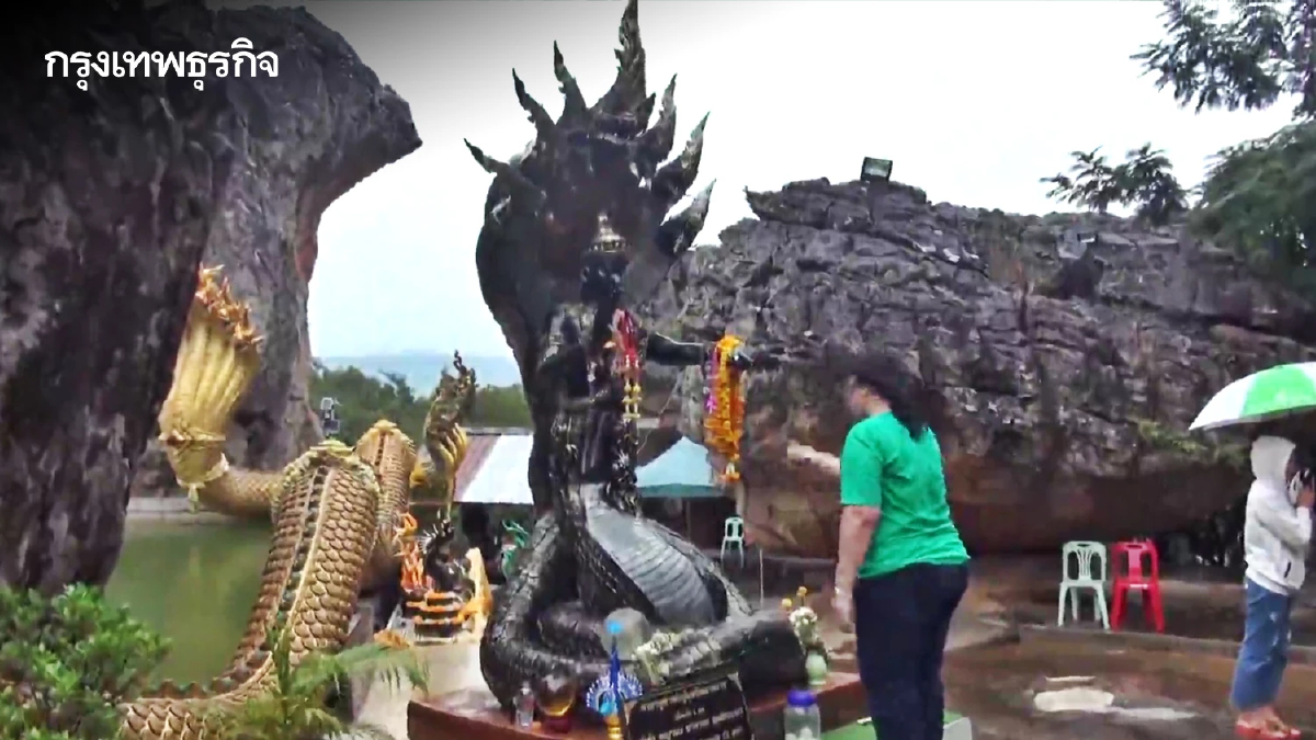 แห่ขอ เลขเด็ด 16/10/65 แน่นวัดดังอุดรฯ คอหวยยิ้มได้ 3 ตัวเน้นๆเสี่ยงโชค