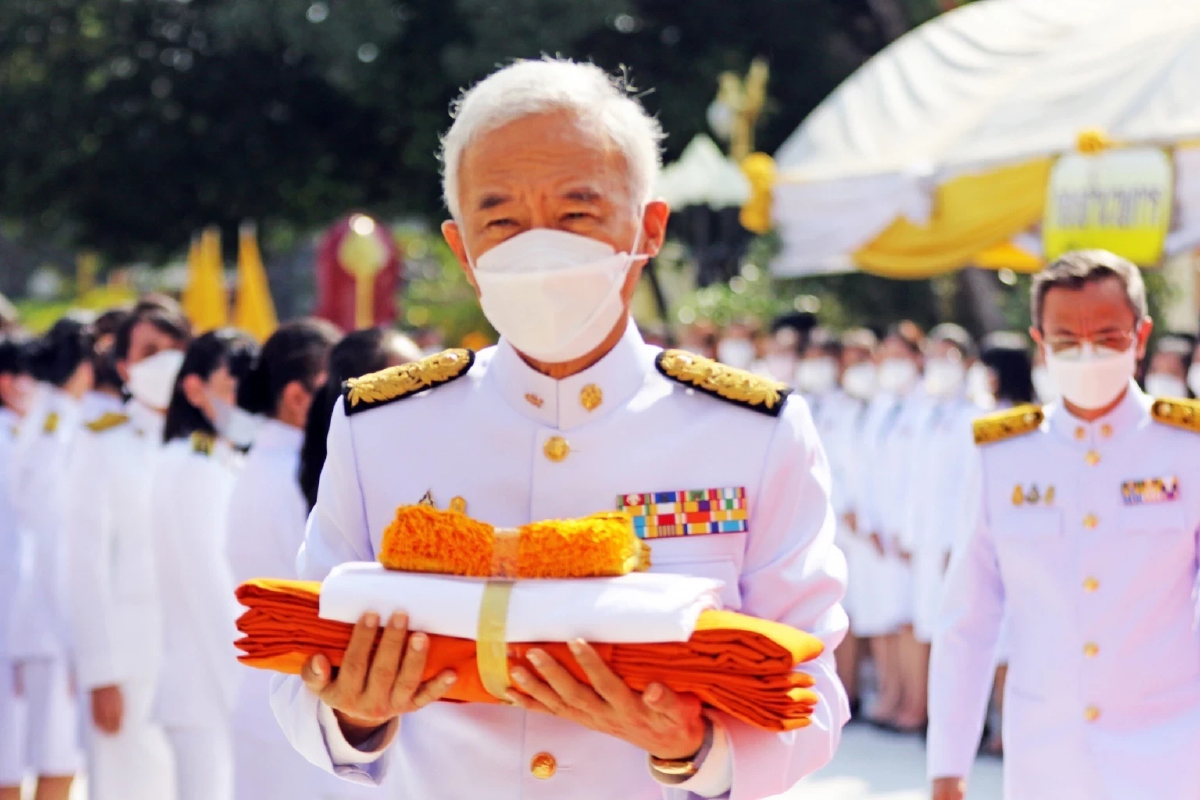 “สุวัจน์”ถวายผ้าพระกฐินพระราชทานของม.ราชภัฏโคราช