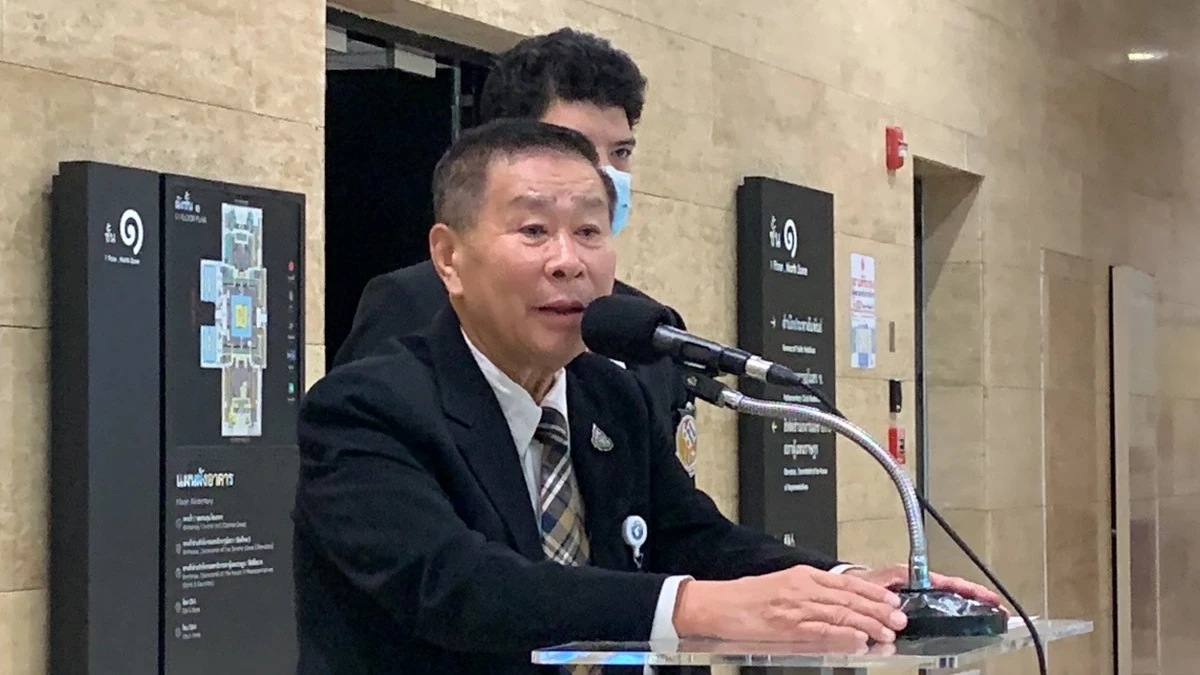 "เสรีพิศุทธ์" ปูดข่าว "ยุบพท.-ก้าวไกล" หวังตกส.ส.เข้าพรรค ประยุทธ์-ประวิตร