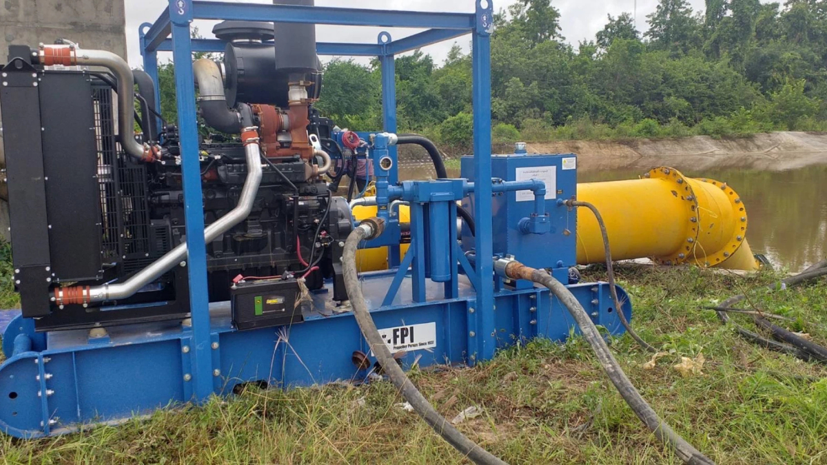 กรมชลประทาน ติดตั้งเครื่องสูบน้ำเพิ่มในพื้นที่ภาคใต้ รับมือฝนตกหนัก