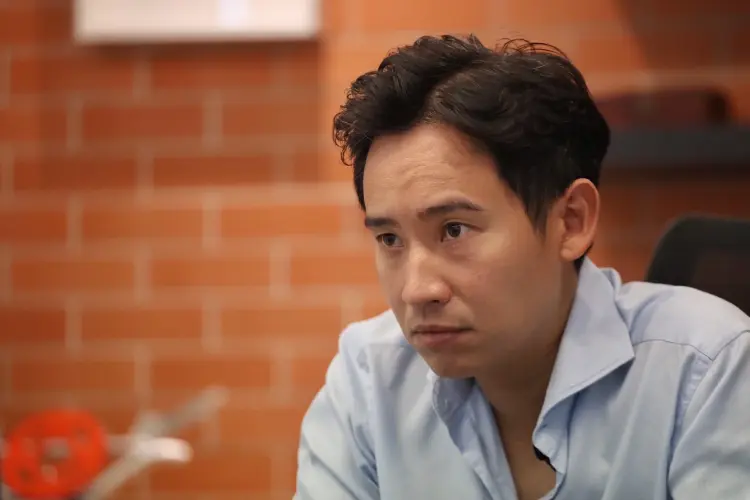 “พิธา-โรม” ประณามสลายม็อบเอเปค อับอายขายหน้าชาวโลก รัฐกดขี่คนเห็นต่าง