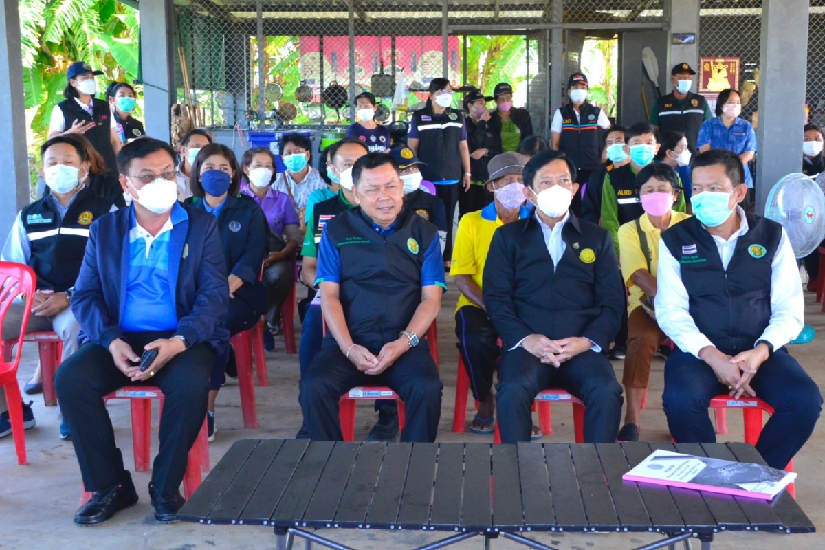 พด.ลงพื้นที่มอบปัจจัยการผลิต แก่เกษตรกรสิงห์บุรี