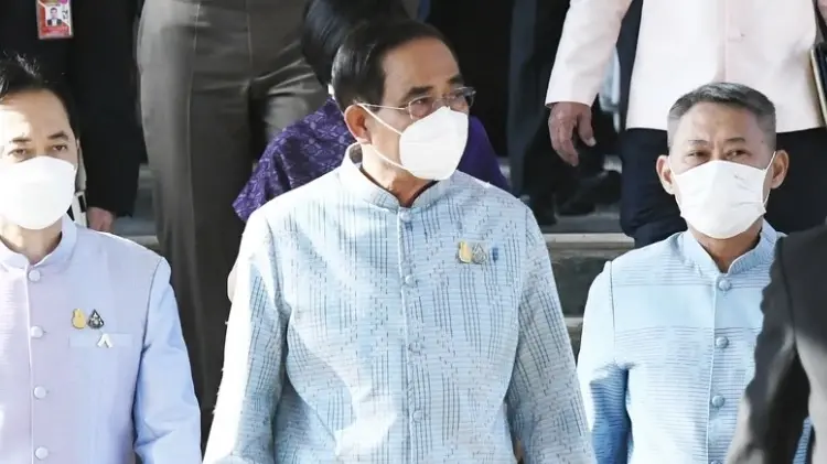 "ประยุทธ์" บอก พรรคร่วม อยู่ถึง มี.ค.66 อนุทิน เผย ไม่มีใครอยากเสียตังค์เร็ว