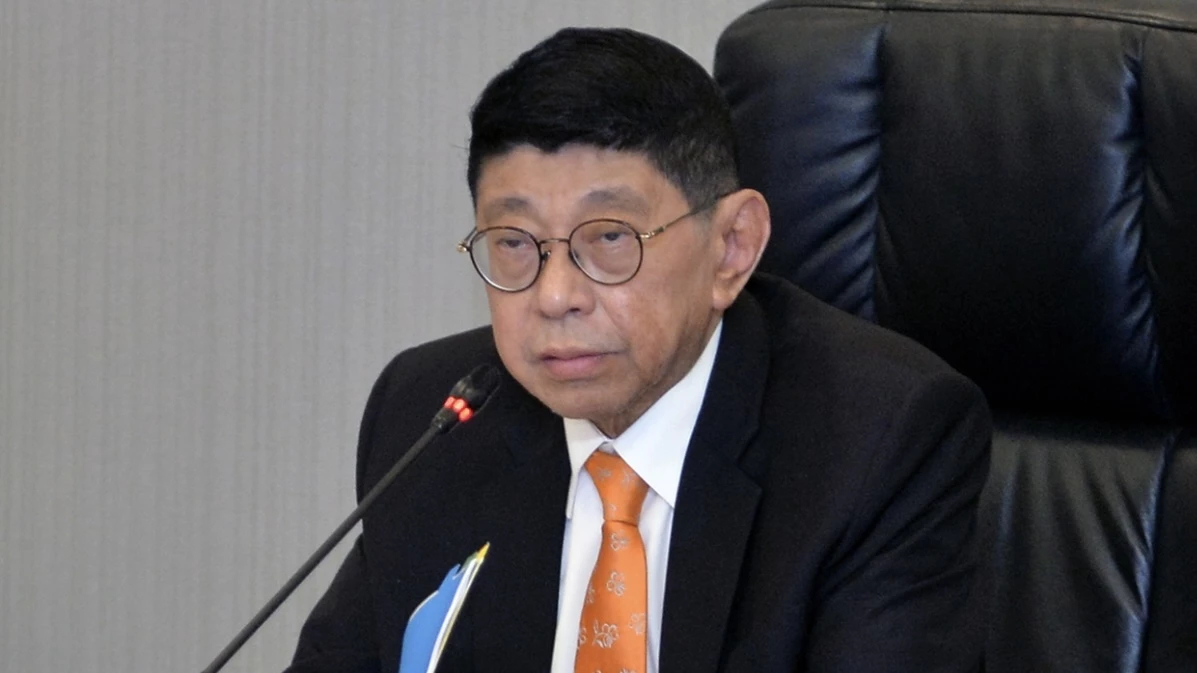 “วิษณุ” เผย ทูลเกล้าฯ 2 กฎหมายเลือกตั้ง ธ.ค.นี้ แนะ ส.ส.ย้ายพรรคหลัง ยุบสภา ได้