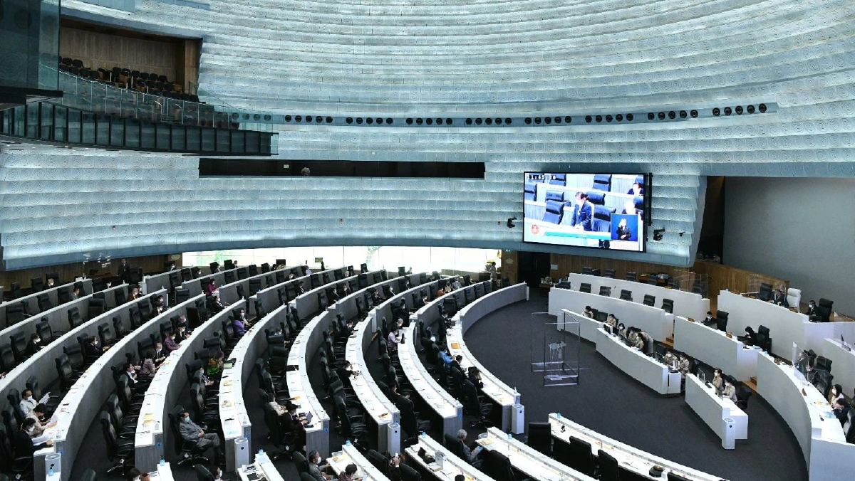 "วุฒิสภา" ไฟเขียว "ส.ส.-ข้าราชการการเมือง" ช่วยหาเสียง