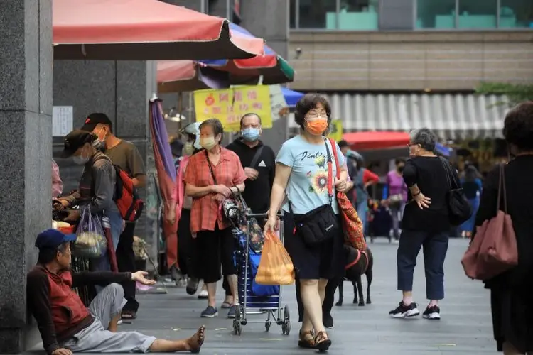 ชาวไต้หวันเฮ รัฐบาลเล็งแจกเงิน 6,670 บาทเป็นของขวัญตรุษจีนให้ทุกคน !