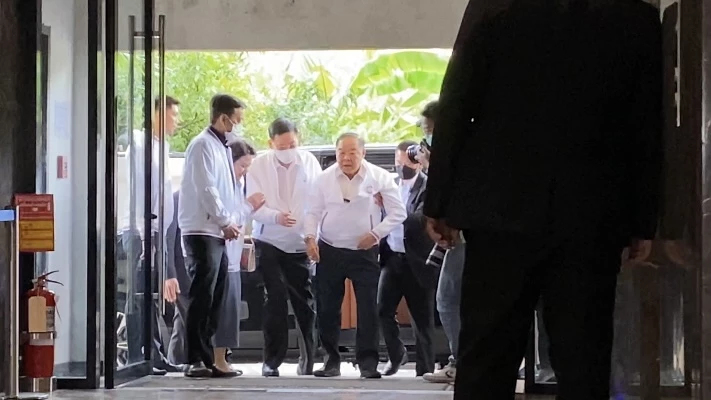 "ประวิตร" เสียงแข็ง ไม่ไปชุมพร ปาดหน้า "ประยุทธ์" 28 ม.ค. นี้