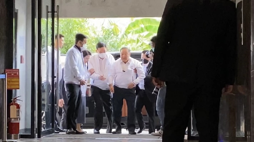 "ประวิตร" เสียงแข็ง ไม่ไปชุมพร ปาดหน้า "ประยุทธ์" 28 ม.ค. นี้