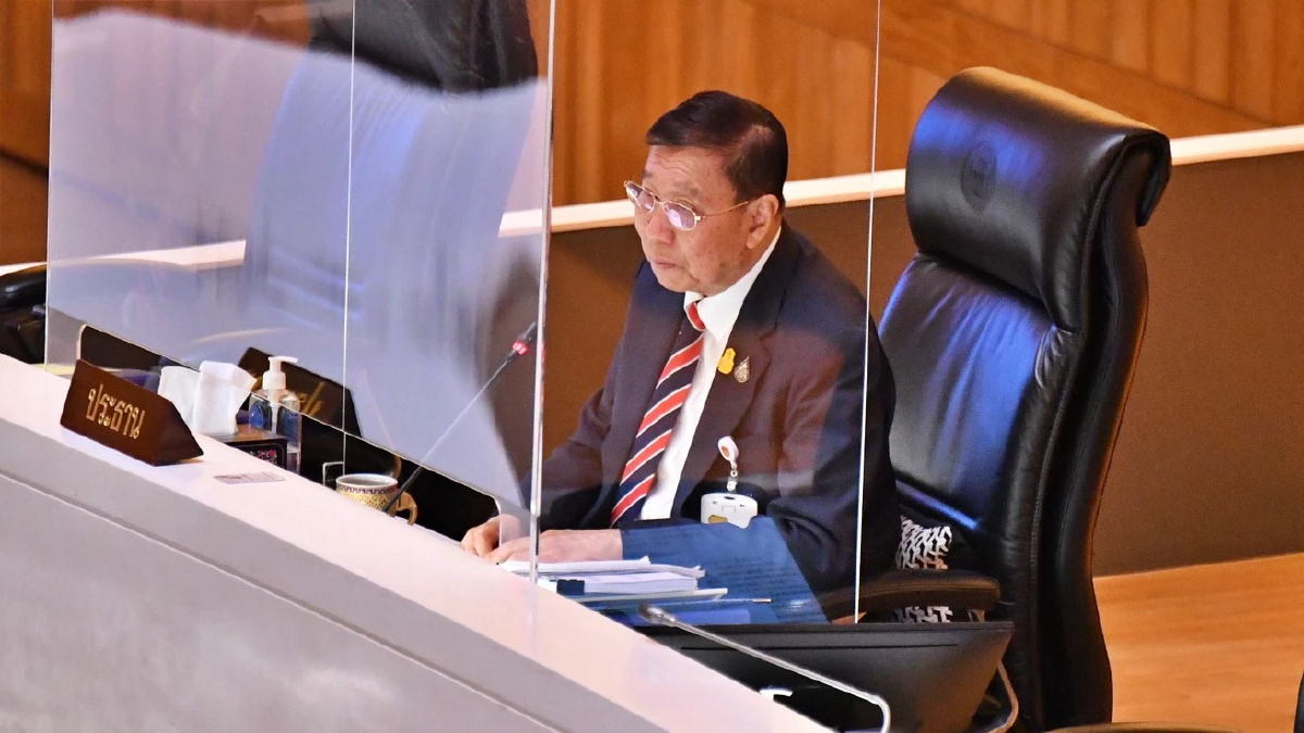 "พรเพชร" เตือน "ส.ว." ระวังความผิด หากเอี่ยวหาเสียงเลือกตั้ง "ส.ส."