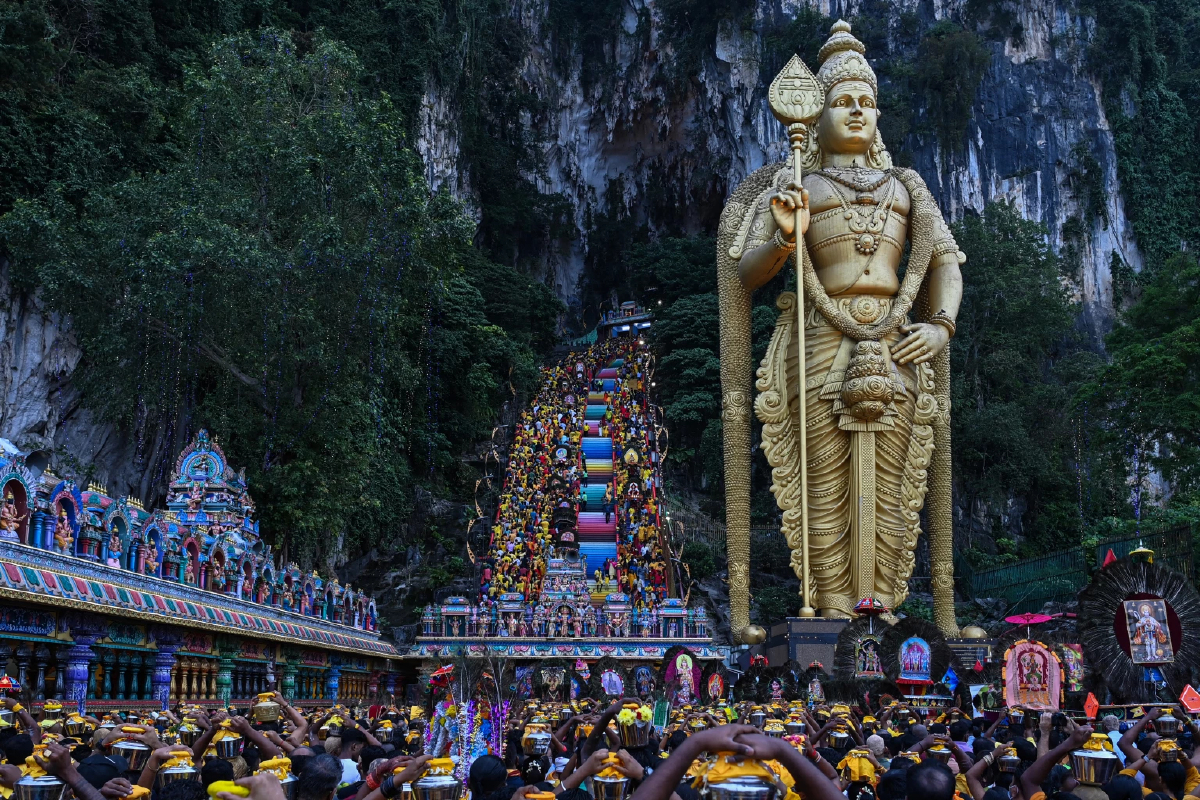 ชาวฮินดูมาเลเซียฉลองเทศกาลไทปูซัมยิ่งใหญ่