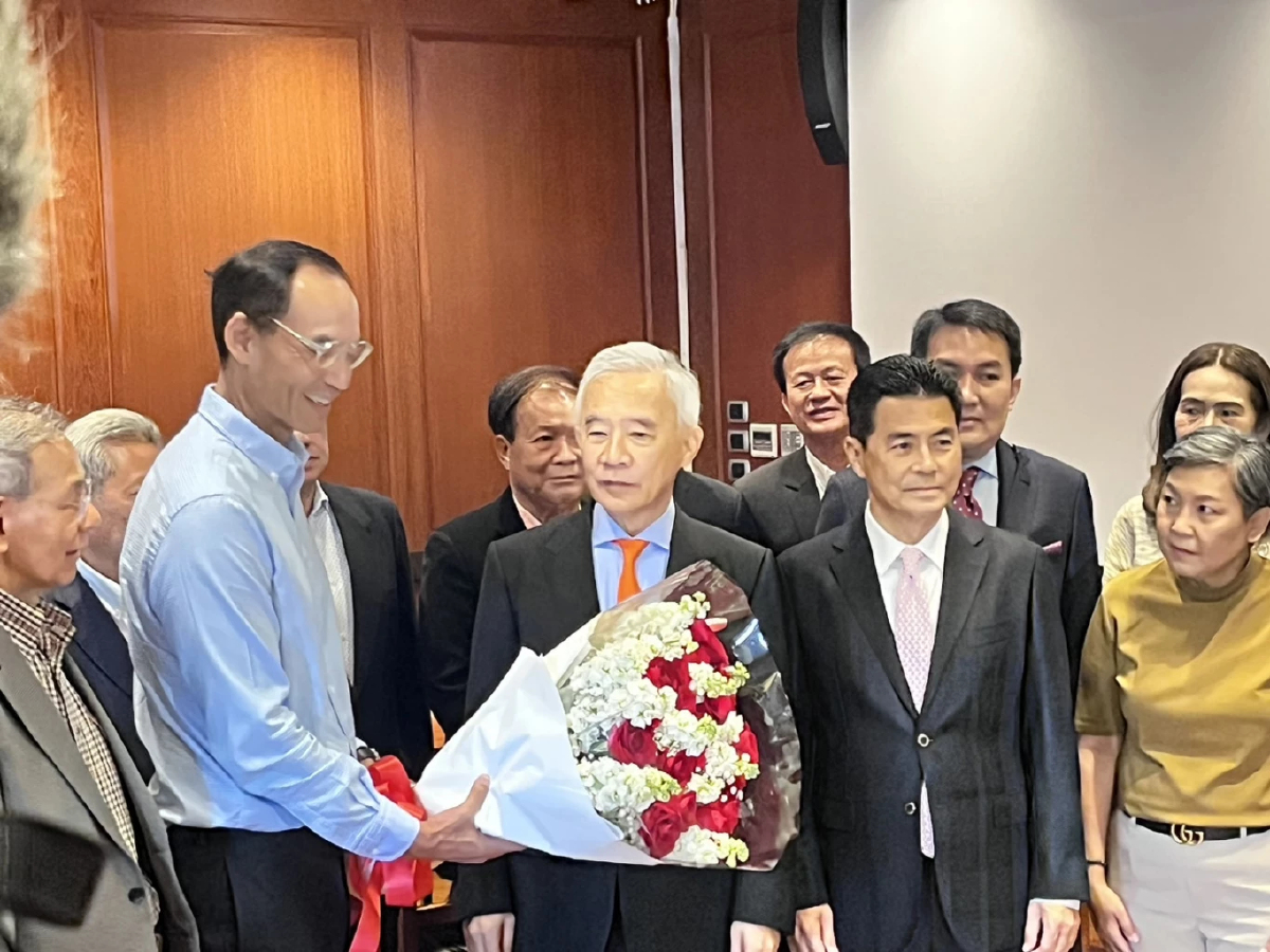 "สุวัจน์" ชี้หลังเลือกตั้งได้ "รัฐบาลผสม"  -ต้องได้300เสียงเพื่อเสถียรภาพ